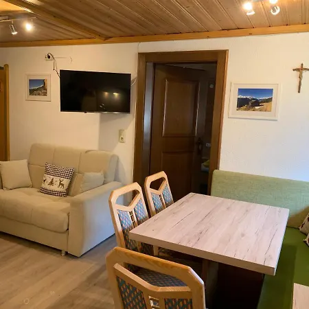 Bella Vista - Und Garni